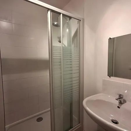 Les Volets Verts 'the Shutters' * Roussines