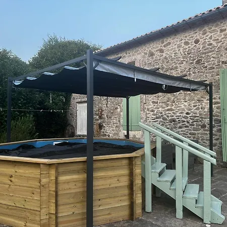 Les Volets Verts 'the Shutters' Roussines